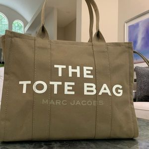 MARC JACOBS Khaki ‘The Traveler’ Tote